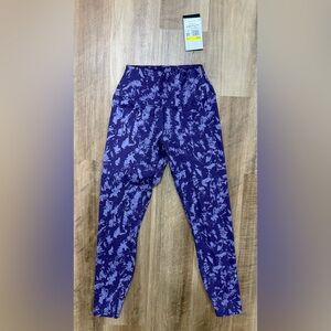 Nike Women’s Leggings in Purple size small